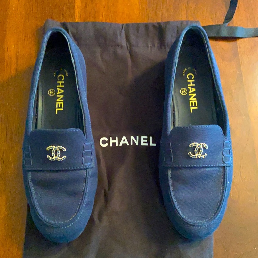Authentic Chanel loafers - Picture 1 of 5